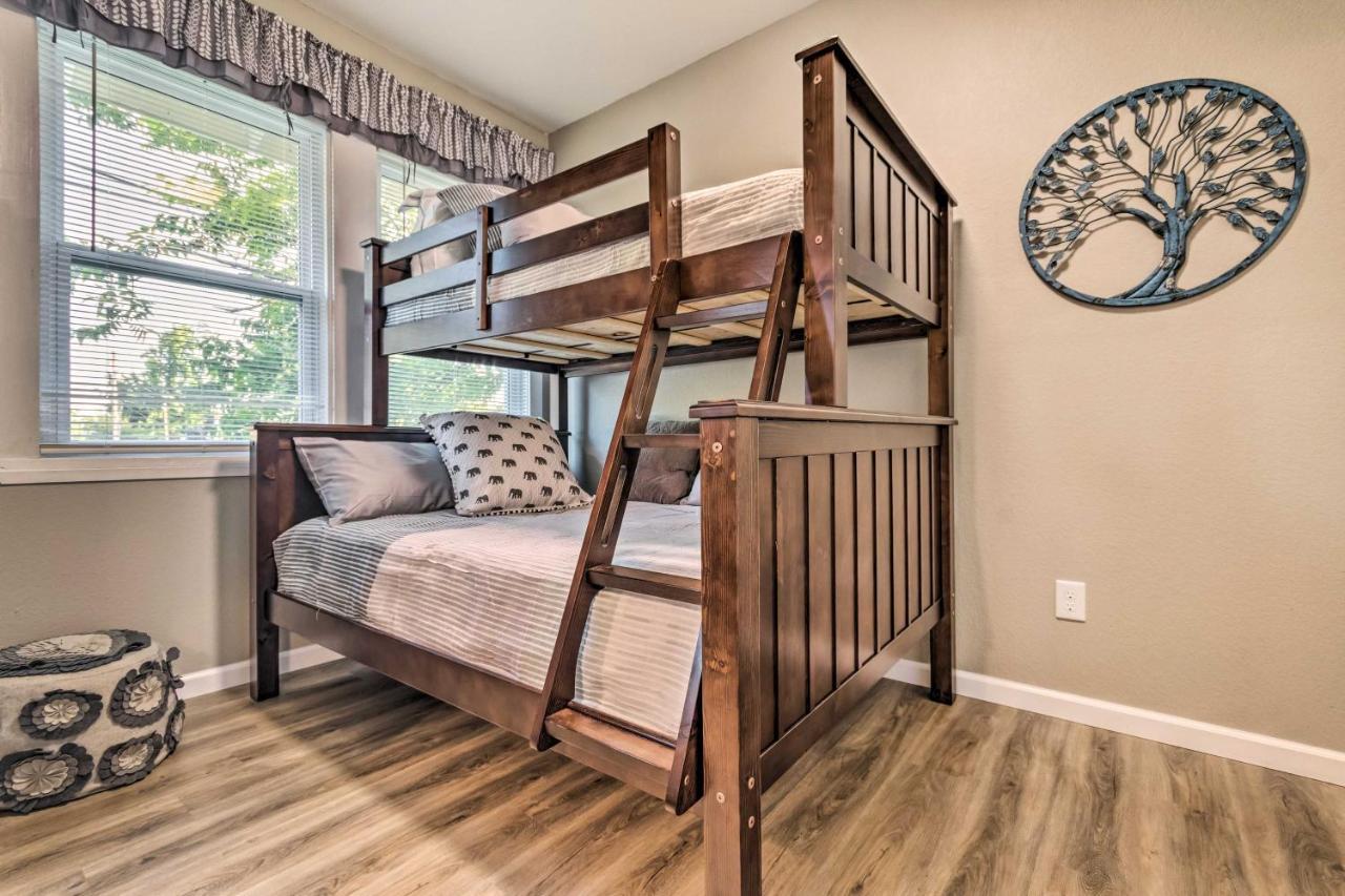 Remodeled Downtown Hot Springs Home With Porch Eksteriør billede